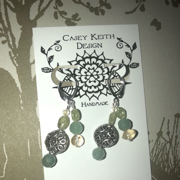 Spring Green Cluster Earring - Picture 5 of 6